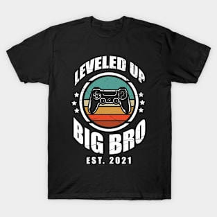 I Leveled Up To Big Brother Video Gamer Design T-Shirt